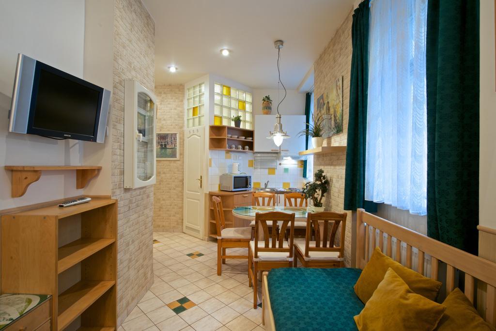 Alice Apartment House Прага Екстер'єр фото