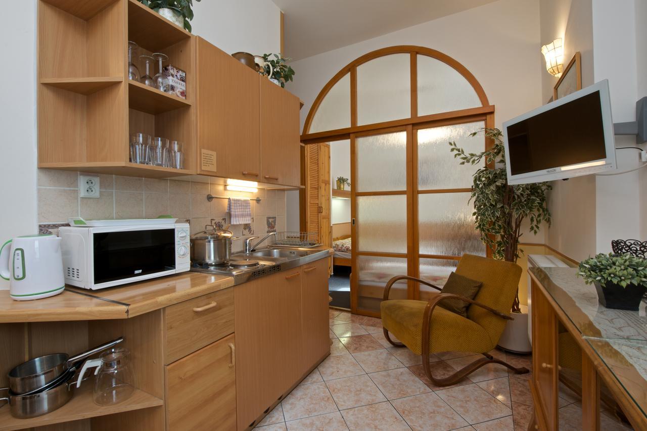 Alice Apartment House Прага Екстер'єр фото