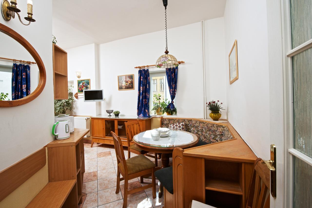 Alice Apartment House Прага Екстер'єр фото