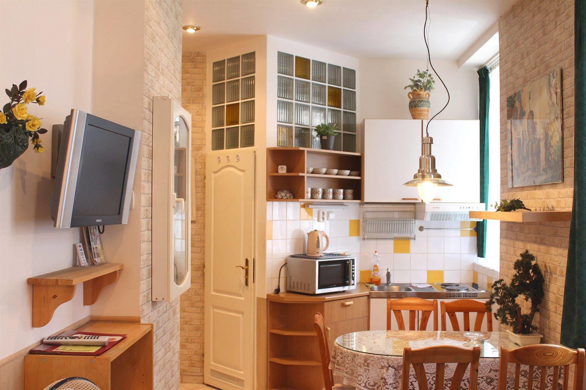 Alice Apartment House Прага Екстер'єр фото