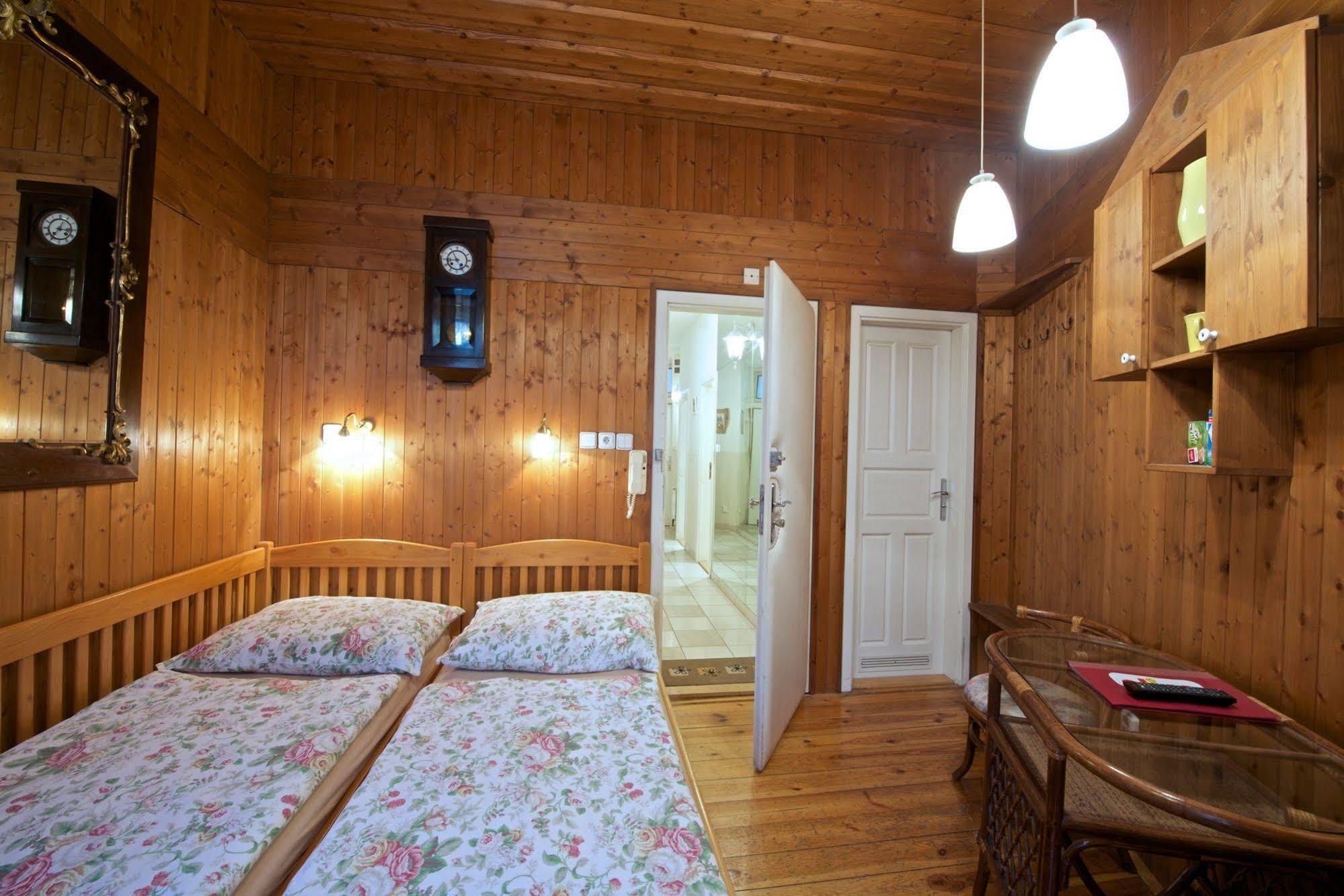 Alice Apartment House Прага Екстер'єр фото