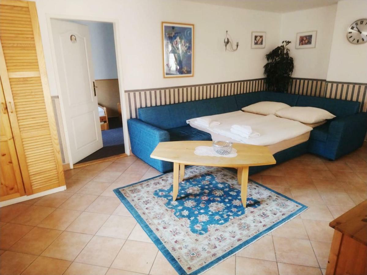 Alice Apartment House Прага Екстер'єр фото